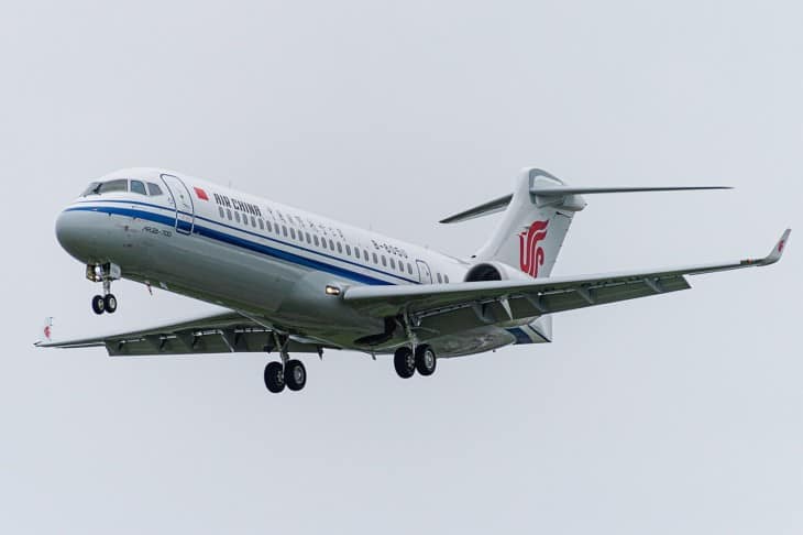 Air China 088 COMAC ARJ21.