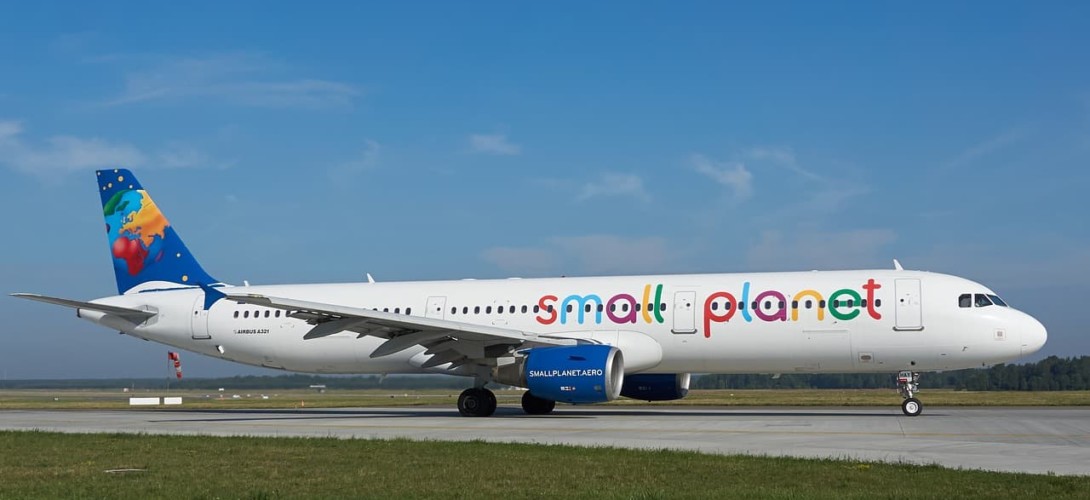 Airbus A321 - Small Planet