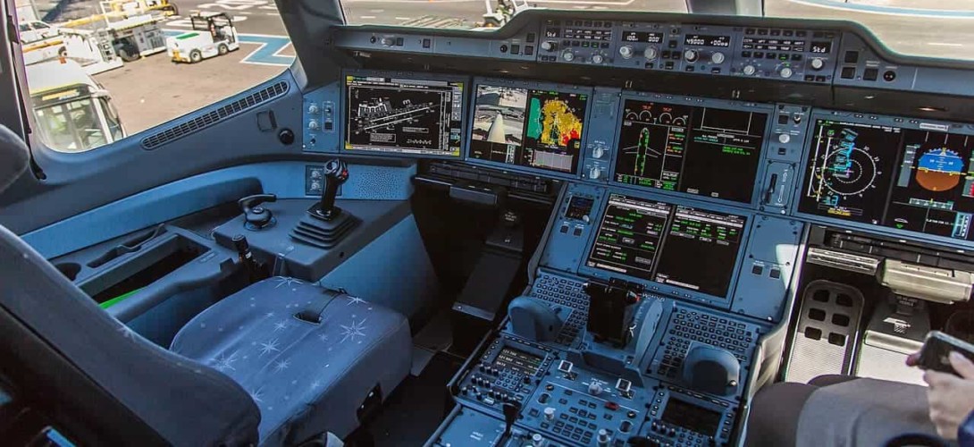 Airbus A350 - cockpit / flight deck