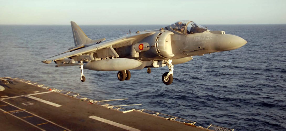 AV 8B Harrier landing aboard Principe de Asturias.