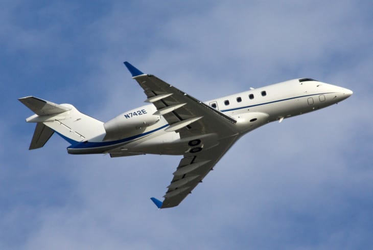 Bombardier Challenger 300 N742E