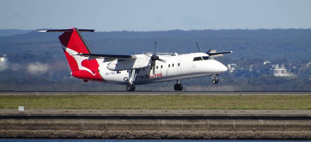 Qantaslink Bombardier Dash 8 Q200 VH TQX